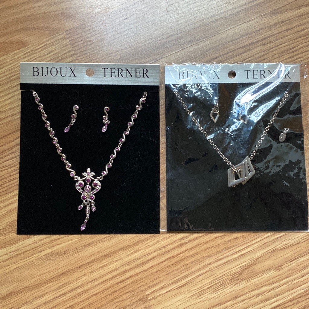 2 Bijoux Terner Jewelry Sets 10$